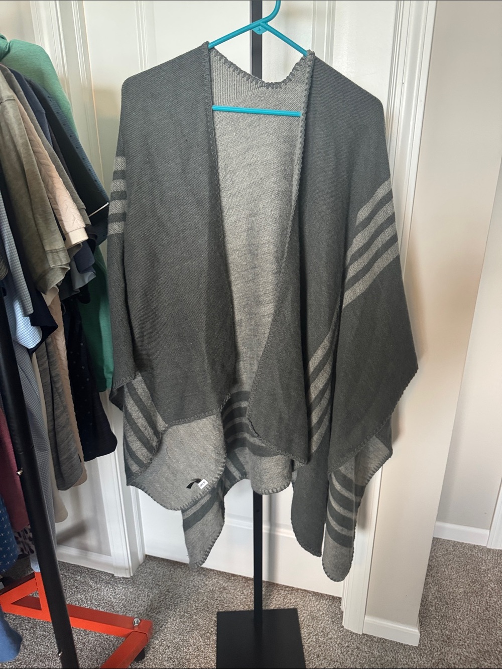 BB Dakota Two-Tone Gray Knit Wrap Poncho
